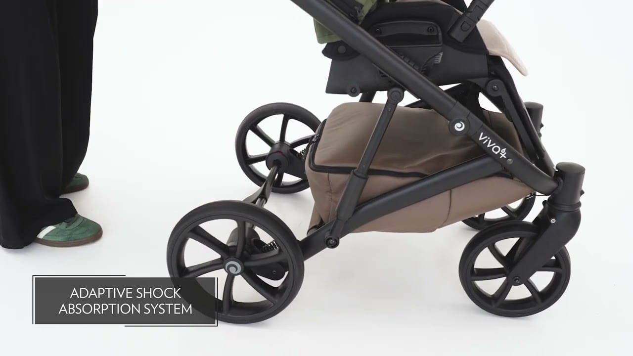 Ilgas, visiškai uždengiantis, išskleidžiamas sportinės dalies stogelis